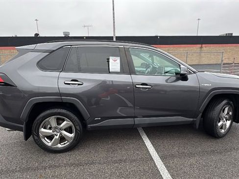 Used 2020 Toyota RAV4 Limited image 6