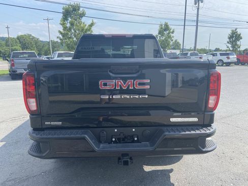 Used 2025 GMC Sierra 1500 Elevation w/ LPO, Elevation Black Package AWD/4WD image 9