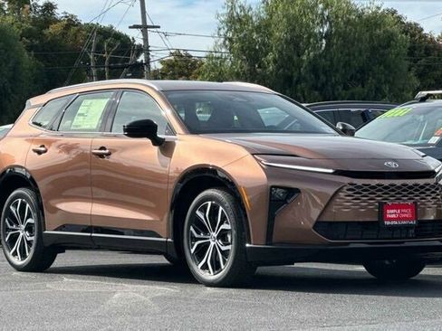 New 2025 Toyota Crown Signia image 1