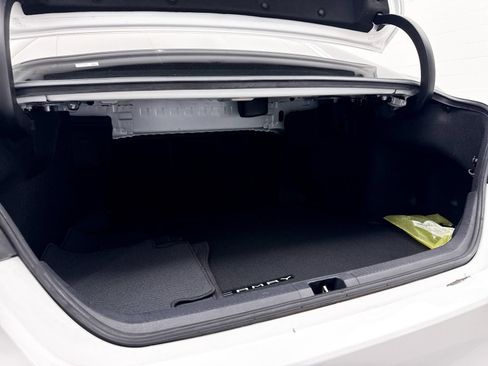 Used 2021 Toyota Camry LE w/ Carpet Mat Package (TMS) FWD image 30