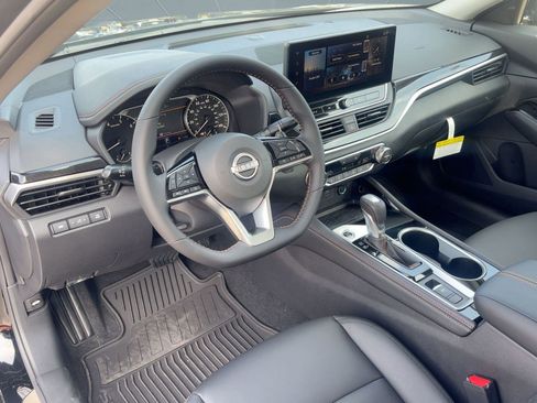 New 2025 Nissan Altima 2.5 SR w/ SR Premium Package image 4
