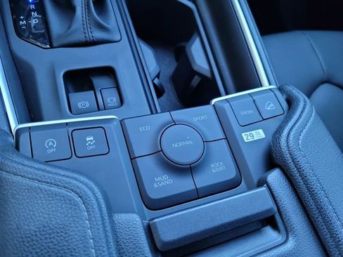 Used 2024 Toyota Grand Highlander AWD image 13