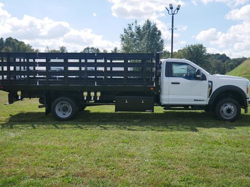 New 2025 Ford F550 2WD Regular Cab Super Duty image 7