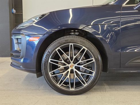 Certified 2023 Porsche Macan AWD/4WD image 9
