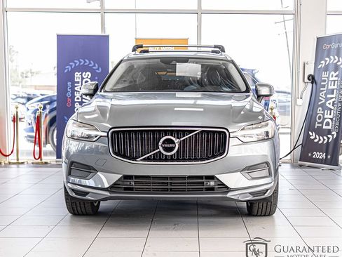 Used 2018 Volvo XC60 T5 Momentum w/ Convenience Package AWD/4WD image 2