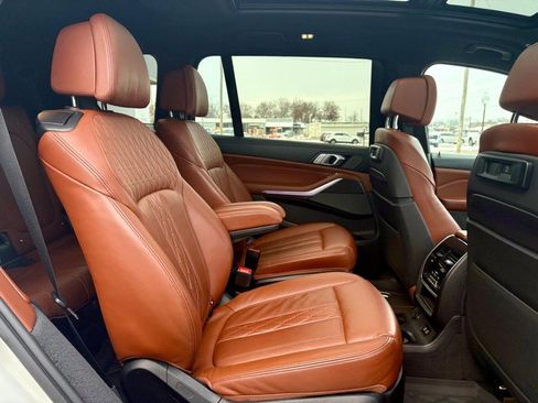 Used 2020 BMW X7 M50i image 12