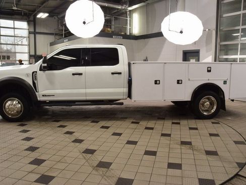 Used 2024 Ford F550 F550 CREW XLT 4X4 * POWERSTROK w/ XLT Value Package image 3