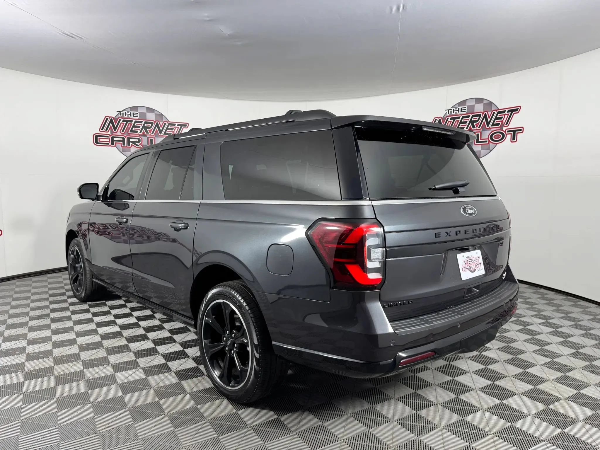 Used 2024 Ford Expedition Max Limited AWD/4WD image 5