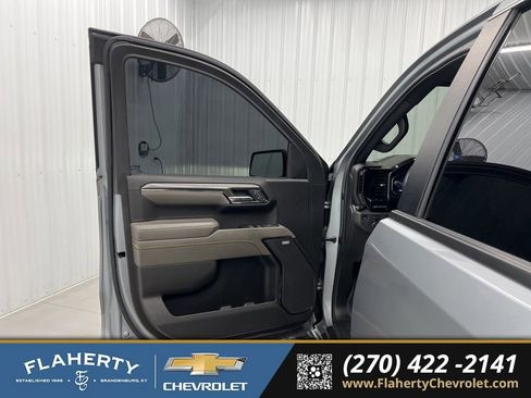 Used 2023 Chevrolet Silverado 1500 ZR2 w/ Technology Package AWD/4WD image 8