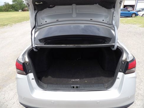 Used 2020 Nissan Versa SV FWD image 9