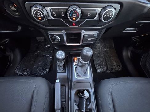 Used 2019 Jeep Wrangler Unlimited Sport AWD/4WD image 6