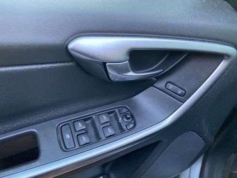 Used 2011 Volvo XC60 3.2 image 16