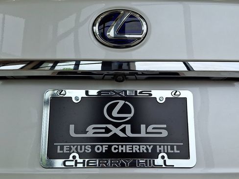 Used 2020 Lexus LS 500h AWD w/ Luxury Package image 32
