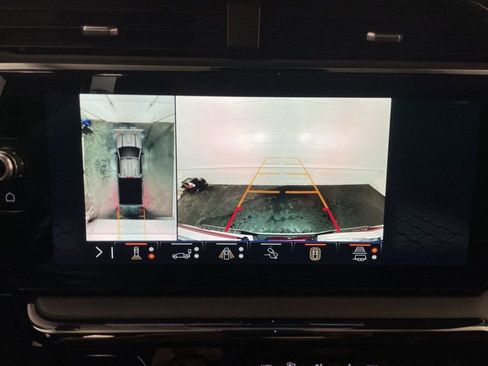 Used 2025 GMC Sierra 2500 AT4 w/ AT4 Premium Plus Package image 10