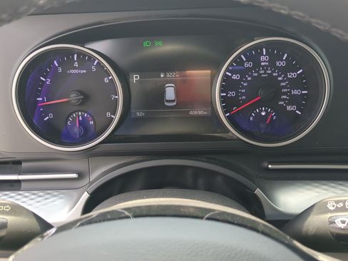 Certified 2024 Kia Carnival LX FWD image 13