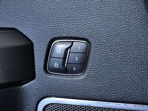 Used 2016 Ford F150 Platinum w/ Equipment Group 701A Luxury AWD/4WD image 28