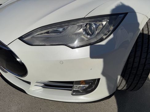 Used 2015 Tesla Model S 85D image 24