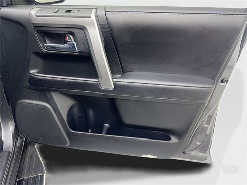 Used 2018 Toyota 4Runner 2WD image 52