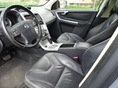 Used 2010 Volvo XC60 T6 image 30