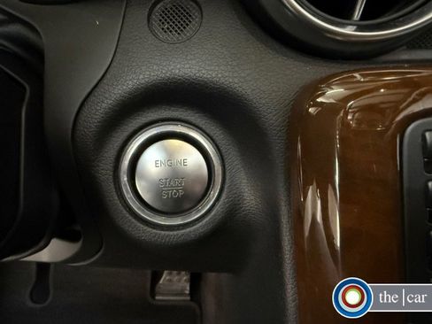 Used 2013 Mercedes-Benz SLK 250 image 25