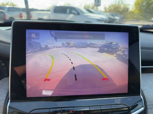 Certified 2024 Jeep Compass Latitude image 52