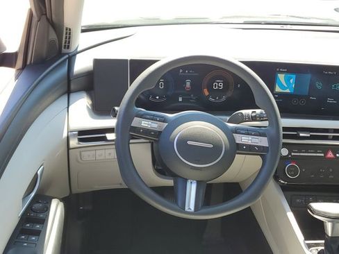 Certified 2025 Hyundai Tucson SEL FWD image 11