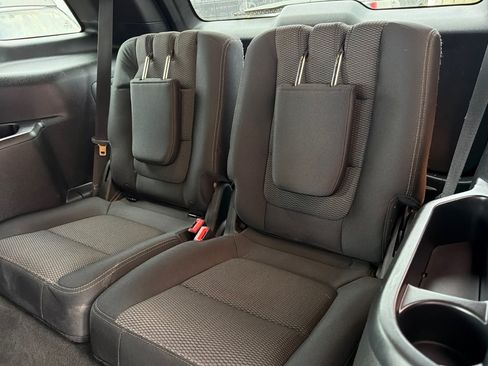 Used 2017 Ford Explorer XLT FWD image 17