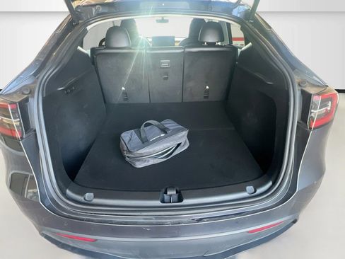 Used 2025 Tesla Model Y Long Range RWD image 27