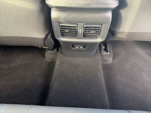 Used 2022 Toyota RAV4 XLE image 14