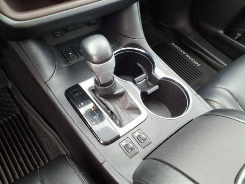 Used 2017 Toyota Highlander XLE image 20