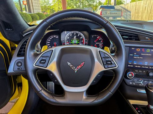 Used 2018 Chevrolet Corvette Stingray Convertible RWD image 33