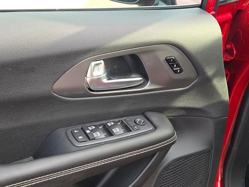 New 2026 Chrysler Pacifica Select image 22