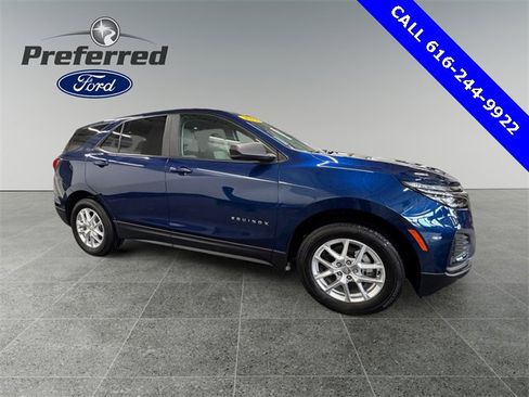 Used 2022 Chevrolet Equinox LS w/ LS Convenience Package image 10