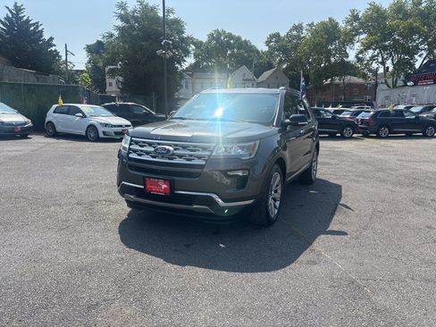 Used 2018 Ford Explorer Limited AWD/4WD image 2