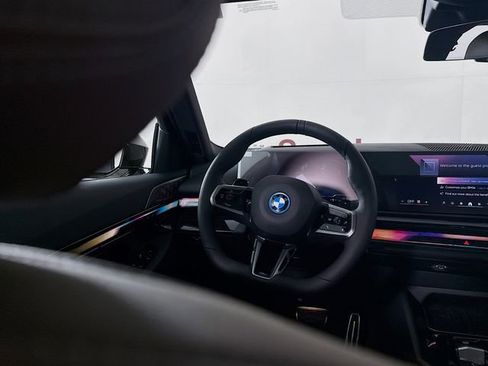 New 2027 BMW 550e xDrive AWD/4WD image 11