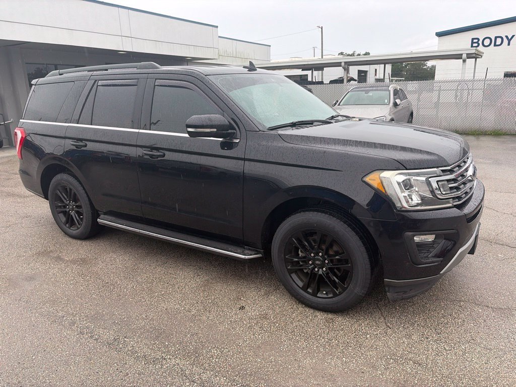 Used 2020 Ford Expedition XLT w/ Equipment Group 202A RWD image 2