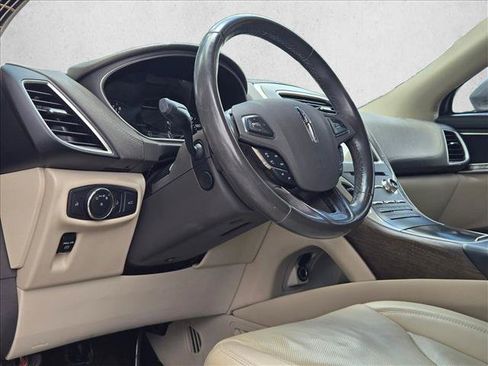 Used 2017 Lincoln MKX Reserve FWD image 16