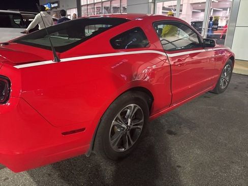 Used 2014 Ford Mustang Premium image 3