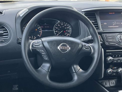 Used 2019 Nissan Pathfinder S image 8