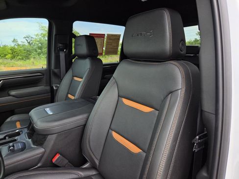 Used 2025 GMC Sierra 2500 AT4 AWD/4WD image 15