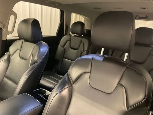 Used 2025 Kia Telluride S AWD/4WD image 13