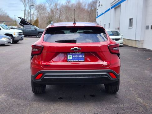 New 2026 Chevrolet Trax RS w/ Sunroof Package image 4