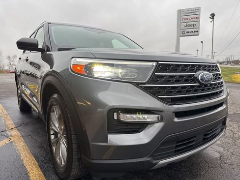 Used 2022 Ford Explorer XLT w/ Equipment Group 202A image 7