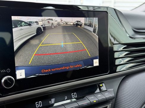 Used 2025 Toyota Camry SE FWD image 30