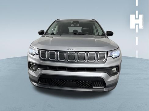Used 2022 Jeep Compass Latitude AWD/4WD image 3