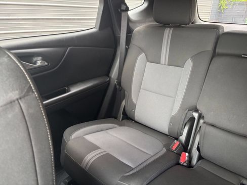 Used 2025 Chevrolet Blazer LT FWD image 34