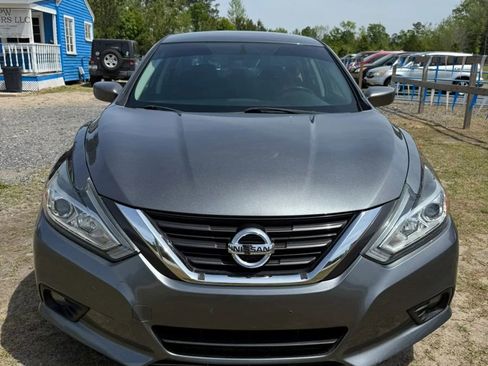 Used 2017 Nissan Altima 2.5 SV image 3