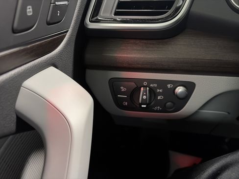 Used 2024 Audi Q5 e Prestige image 18