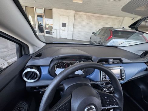 Used 2025 Nissan Versa SV image 35