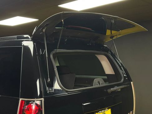 Used 2010 GMC Yukon XL Denali image 29